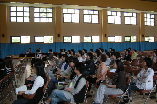 pr199_2009.05.06_2.jpg